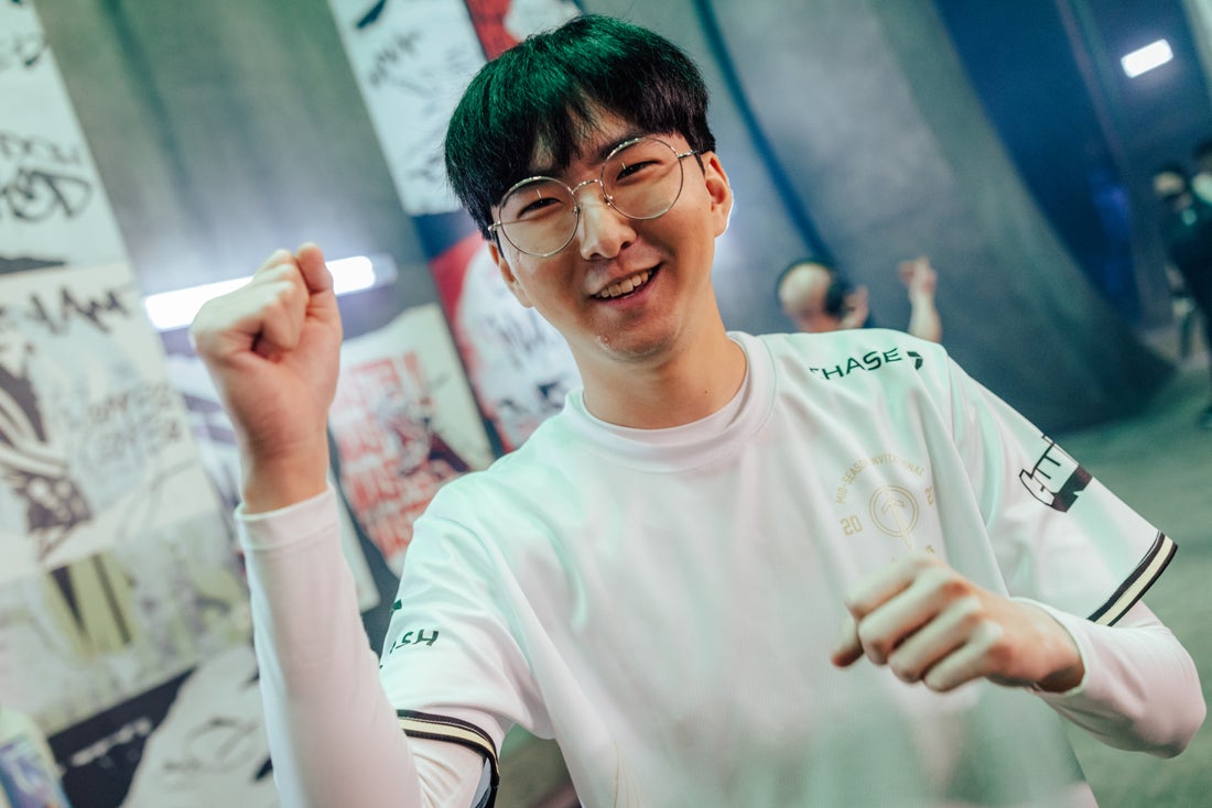 拉凭借其强 拉凭借其强